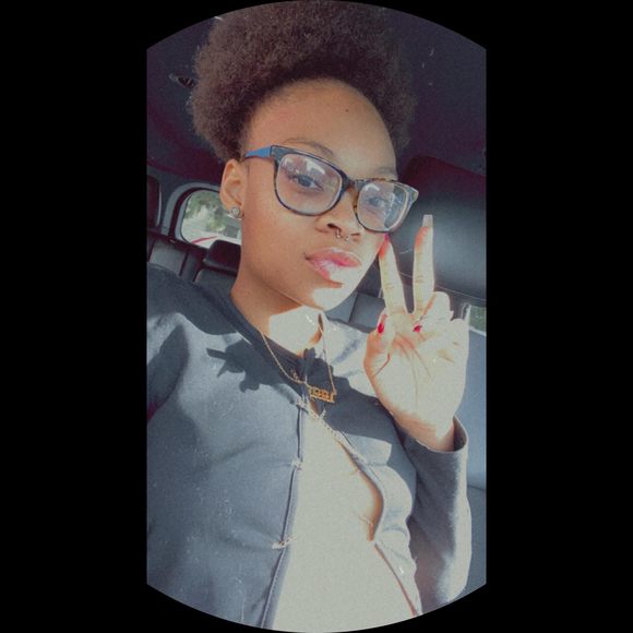 Profile Picture of Miah Terry (@singleallday) on Poshmark