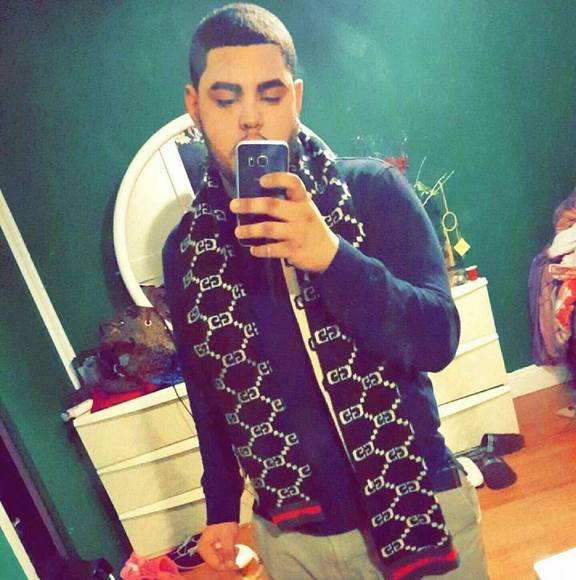 Profile Picture of Steven Tavarez (@champsteve) on Poshmark