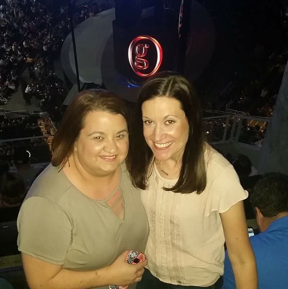 Profile Picture of Lori Peltier (@loripeltier) on Poshmark