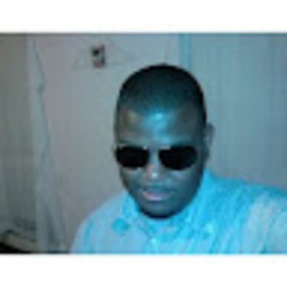 Profile Picture of Andrew Spooner (@andrew_spooner) on Poshmark