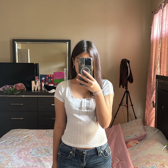 Profile Photo of Mireya Perez (@mireya_05) on Poshmark