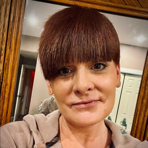 Profile Picture of Melissa Fowler (@mlanthier79) on Poshmark