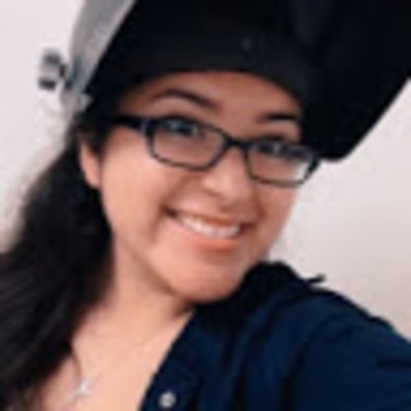 Profile Picture of Sylvia Cantu (@scantu0121) on Poshmark