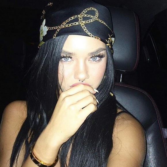 Niska Melchionne - Poshmark Profile Picture of Niska Melchionne (@niskamelchionne) on Poshmark