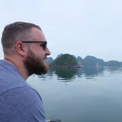 Profile Picture of Robin Graham (@weegiewandering) on Twitter