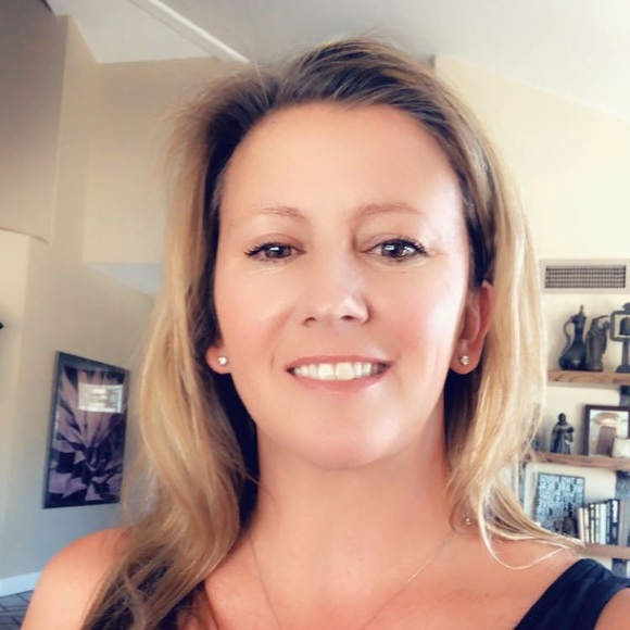 Profile Picture of Dana Westermann (@dwestermann) on Poshmark