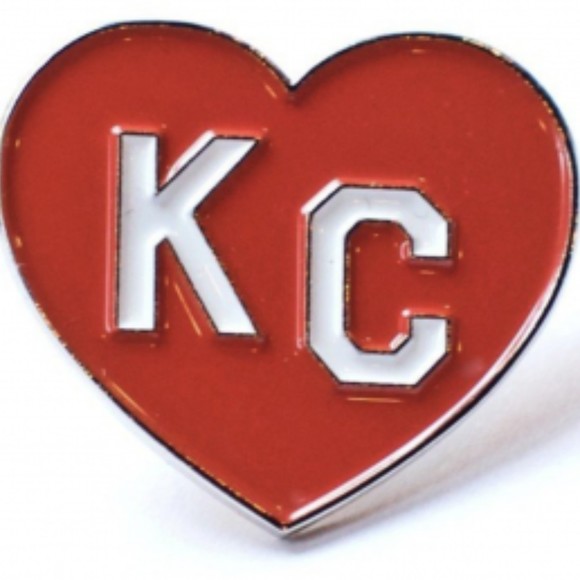 Profile Picture of Glenn Turner (@keciscloset) on Poshmark