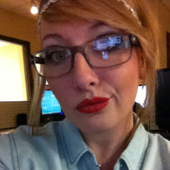 Profile Picture of Bethany Beemon (@bbeemon) on Poshmark