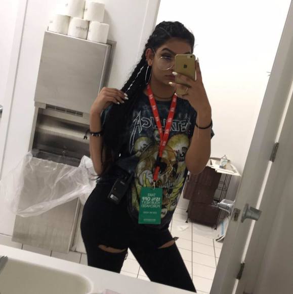 Profile Picture of Yusraa Sh (@yusraa) on Poshmark
