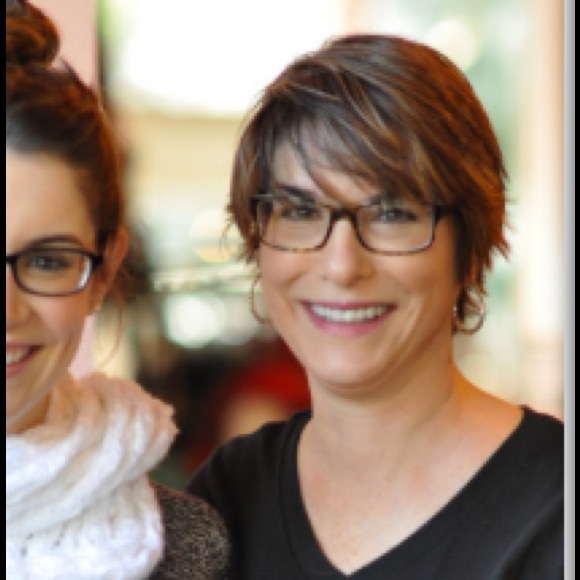 Profile Picture of Gina Latcham (@gmgl123) on Poshmark