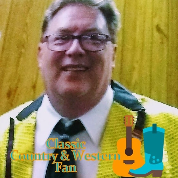 Profile Picture of Danny Bell (@danieltbell62) on Poshmark