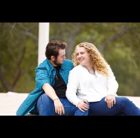 Profile Picture of Kiersten Giffen (@kierstengiffen) on Poshmark