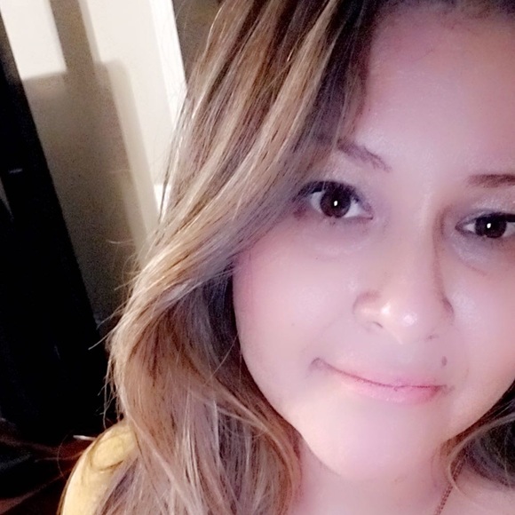 Profile Picture of Irma Raygoza (@irma_raygoza) on Poshmark