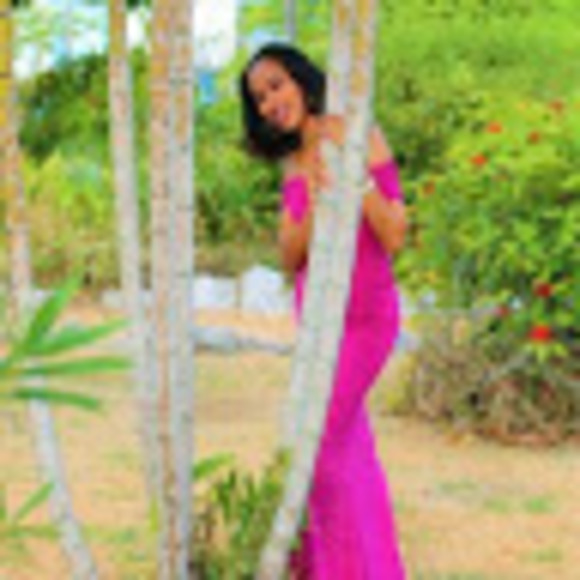 Tiffany Kissoon - Poshmark Profile Picture of Tiffany Kissoon (@tiffanykissoon) on Poshmark
