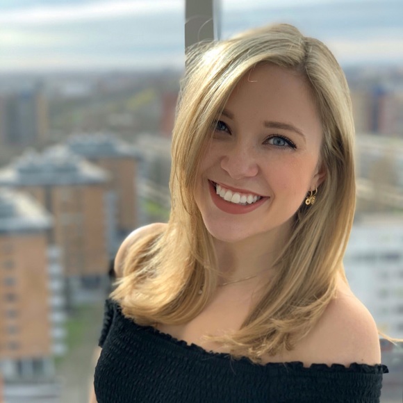 Profile Picture of Julia Mercer (@juliamercer28) on Poshmark