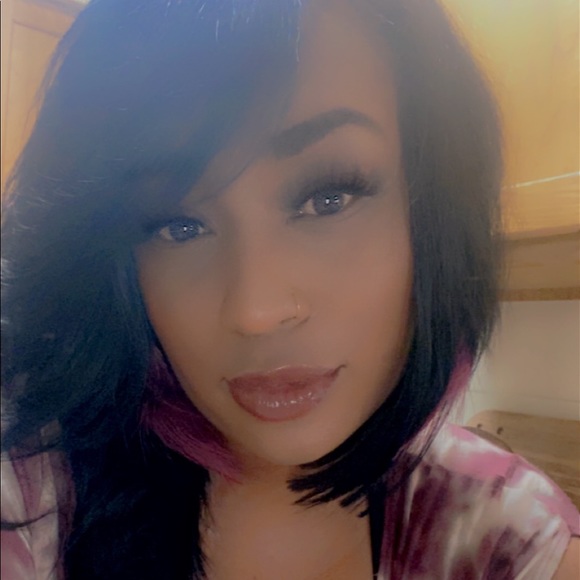 Profile Picture of Telaya Bacote (@telayabacote) on Poshmark