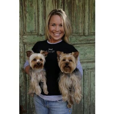 Profile Picture of Amy Lindquist (@Pawzexpressions) on Twitter