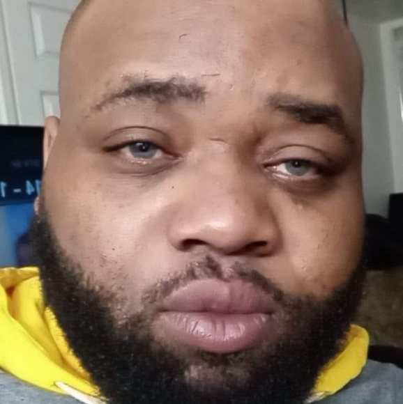 Profile Picture of Tony Brewer (@tonib7122) on Poshmark