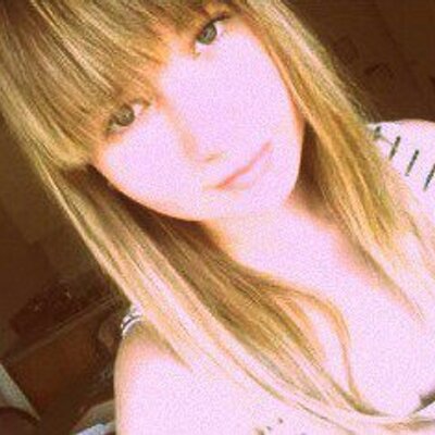 Profile Picture of Alice Hinton (@aliceeaqua) on Twitter