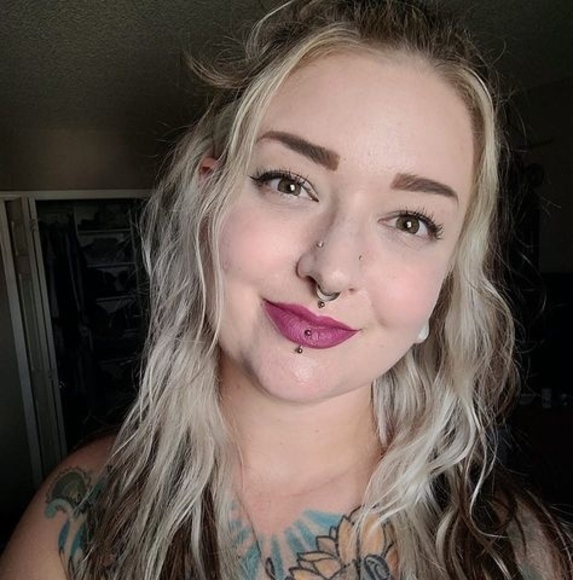 Profile Picture of Kristy Giles (@kristygiles535) on Poshmark