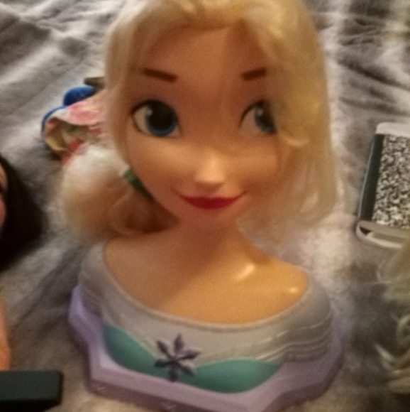 Profile Picture of Dawn Dowd (@dawndowd174) on Poshmark