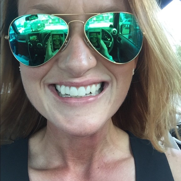 Profile Picture of Amanda Clifford (@abcamanda1) on Poshmark