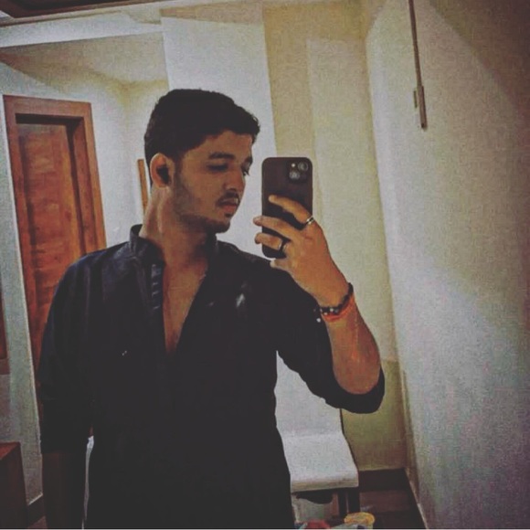 Profile Picture of Nikhil Bajaj (@bajajnikhil461) on Poshmark