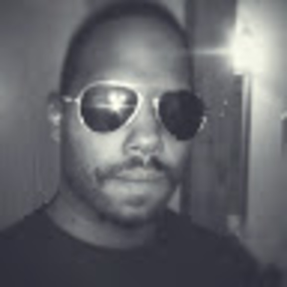 Profile Picture of Dennis Dean (@dennis_dean) on Poshmark