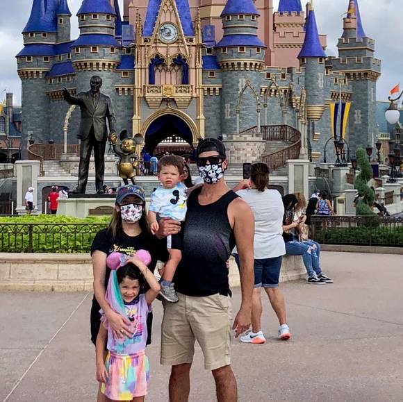 Profile Picture of Tony Araque (@aaraque215) on Poshmark