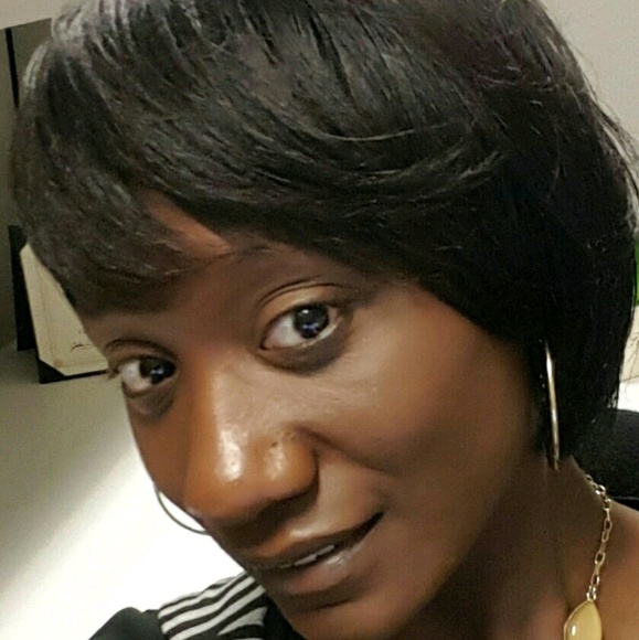 Profile Picture of Joy Mack (@mochapearl23) on Poshmark
