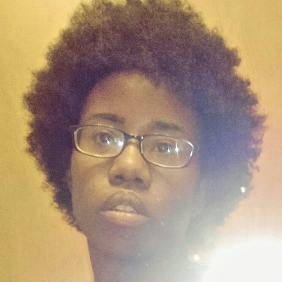 Profile Picture of Shantelle Campbell (@subduedhue2015) on Poshmark