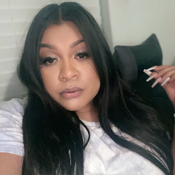 Profile Picture of Cristal Perez (@cristalp90) on Poshmark