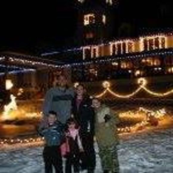 Profile Picture of Nadia Raesch (@nadiaraesch) on Poshmark