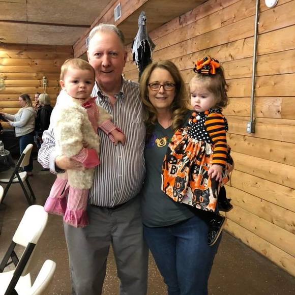 Profile Picture of Alice Hunt (@suvwoman55) on Poshmark