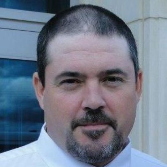 Profile Picture of Dave Rose (@rose_20100) on Poshmark