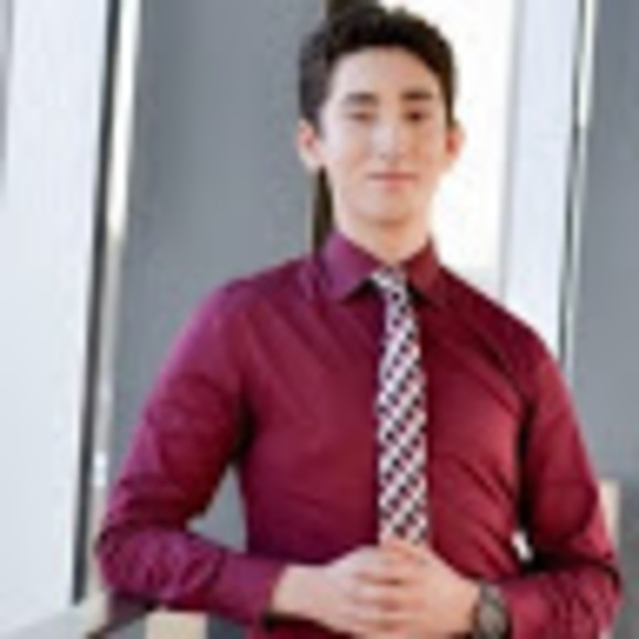 Profile Picture of Nicholas Jelich (@nicholasjelich) on Poshmark