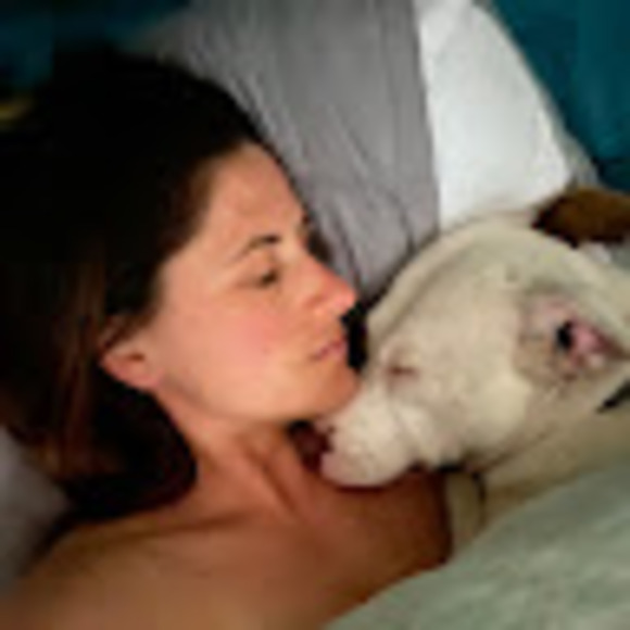 Profile Picture of Theresa Zacek (@theresa_zacek) on Poshmark