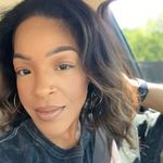 Profile Picture of Jocelyn Singleton (@throwsumglitteronit) on Instagram