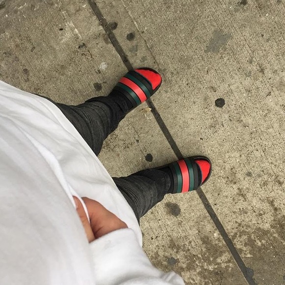 Profile Picture of Benjamin Simon (@benxsimon) on Poshmark