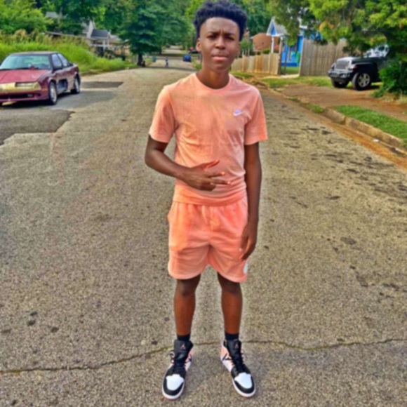 Profile Picture of Chazaiah Curry (@cbodadon2) on Poshmark