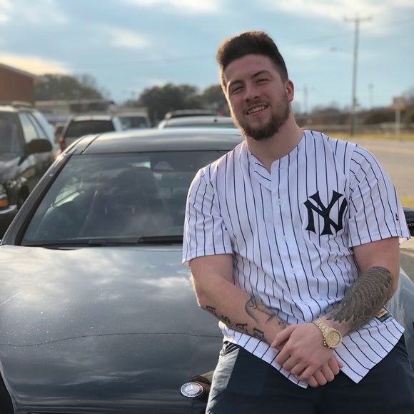 Profile Picture of Logan Calhoun (@logan_calhoun74) on Poshmark