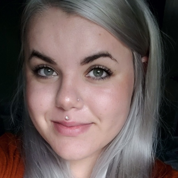 Arinn Daugherty - Poshmark Profile Picture of Arinn Daugherty (@arinndaugherty) on Poshmark