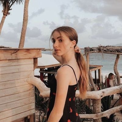 Profile Picture of 𝐬𝐭𝐚𝐜𝐞𝐲 𝐚𝐯𝐞𝐫𝐲. (@ravelinne) on Twitter