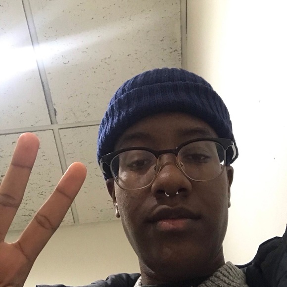 Profile Picture of Ayanna Gadsden (@curlzies_03) on Poshmark