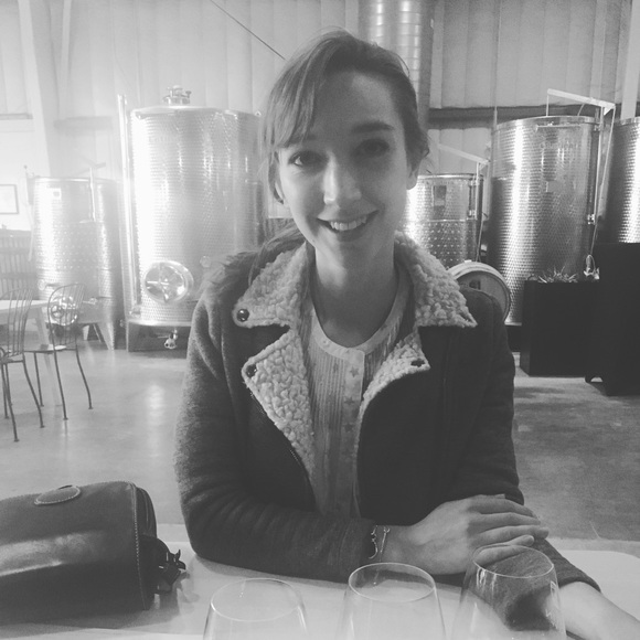Profile Picture of Frances Oppermann (@fopp92) on Poshmark