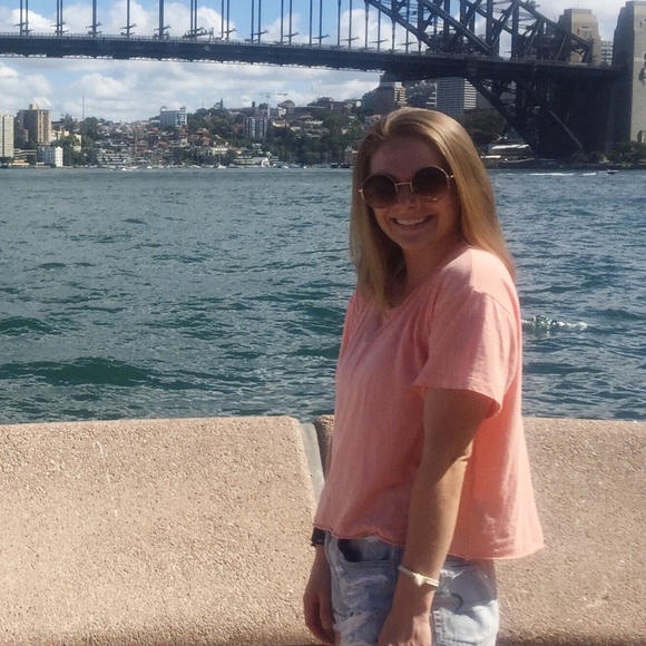 Profile Picture of Rachel Wajda (@rachelwajda) on Poshmark