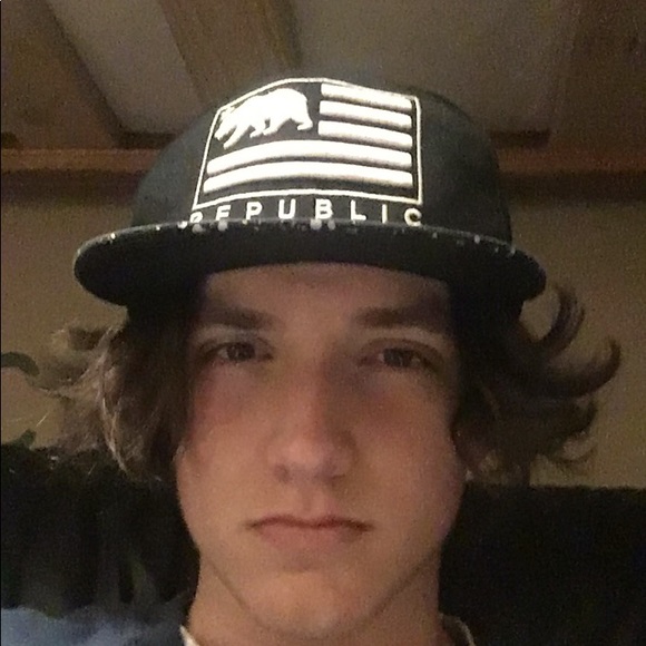 Profile Picture of Cody Rieffer (@codycoolkid) on Poshmark