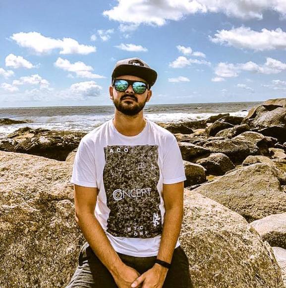 Profile Picture of Raphael Freschi (@berimba) on Poshmark