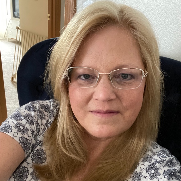 Profile Picture of Charlene Getty (@clg2427) on Poshmark