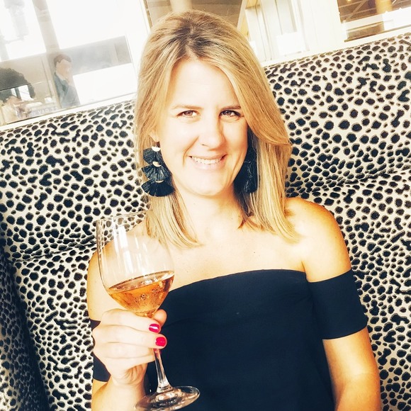 Profile Picture of Hellen Willett (@hellensheart) on Poshmark